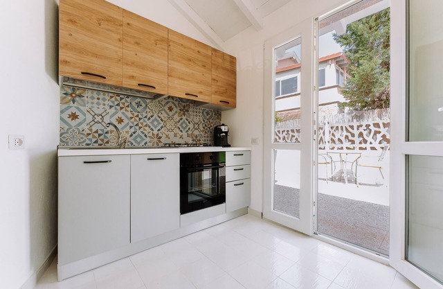 Vacation Home "Casa Sara" near Beach with Private Garden & Wi-Fi