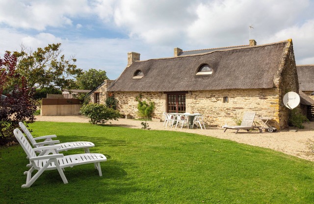 Casa de vacaciones "Chaumière Ty Plouz" con terraza privada, jardín privado y Wi-Fi