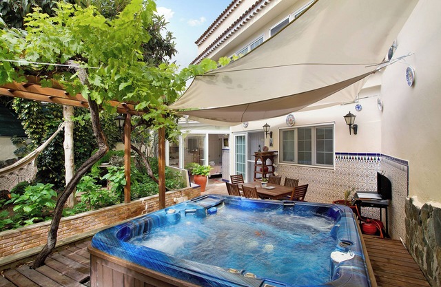 Casa de vacaciones 'Duplex Carmelo Y Carmela' con terraza privada, jardín privado y Wi-Fi