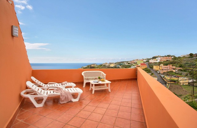 Casa de vacaciones 'Tajinaste' con vistas al mar, terraza privada y Wi-Fi
