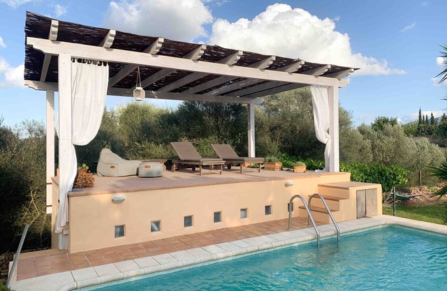 Casa de campo "Finca La Tortuga" con piscina privada, aire acondicionado y Wi-Fi