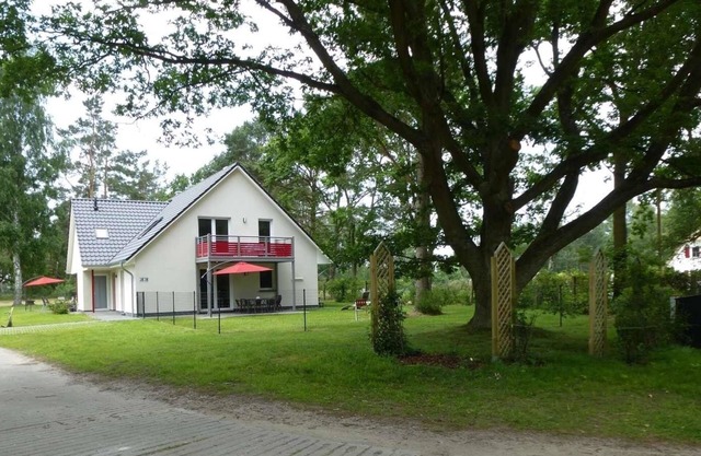 Vacation home for 8 guests with 90m² in Fuhlendorf (159680)