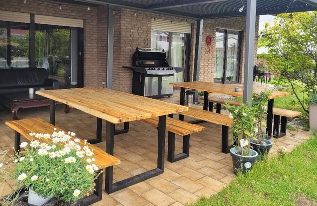 Vacation Home "Hani's Partyhaus" with Private Mini Pool, Private Terrace & Wi-Fi