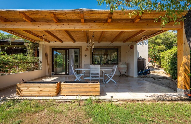Casa de vacaciones 'Il Bouganville' con vistas a la montaña, terraza y Wi-Fi