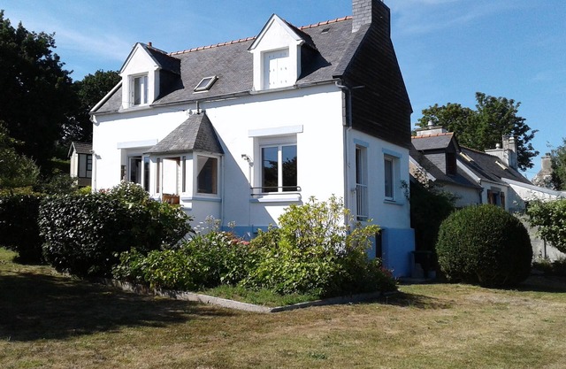 Vacation home in Roscanvel. Pets welcome!
