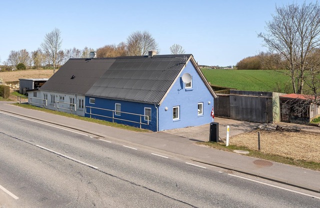 Alojamiento de 3 habitaciones en Mørke