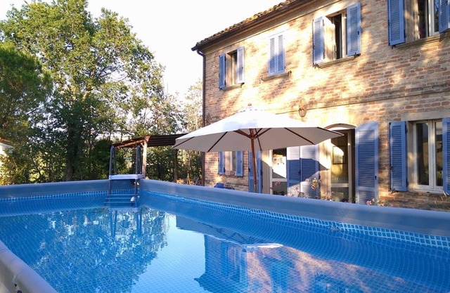 Holiday house in Marche, up to 10 people, WiFi, TV, pool, air conditioning, close to the beach