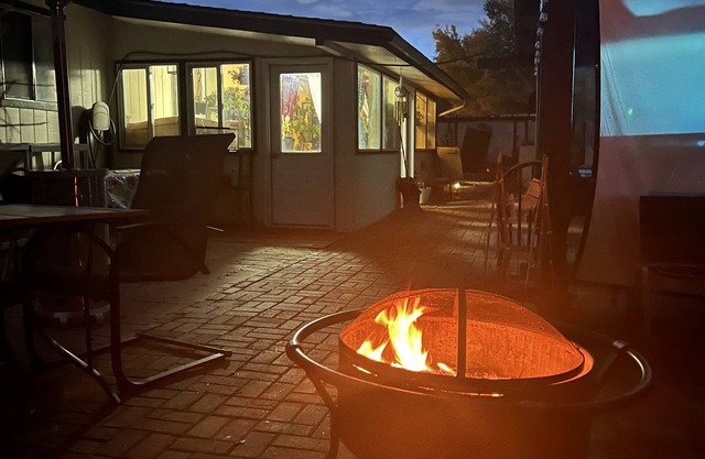 Vacation Home in Klamath Falls, 4 Bed, 2 Bath, 10 People Max. Pet Friendly