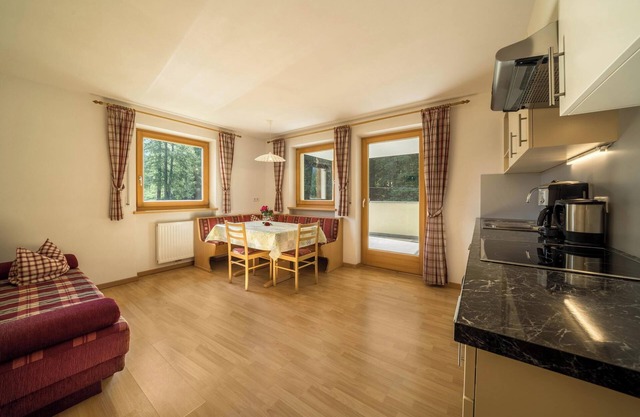 Casa de vacaciones "Maria Arnika" con balcón, jardín, terraza y sauna