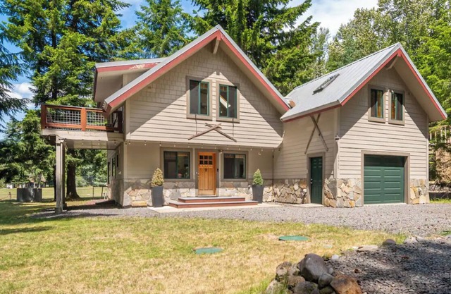 Vacation home near Mount Rainier National Park and Crystal Moutain Ski Resort