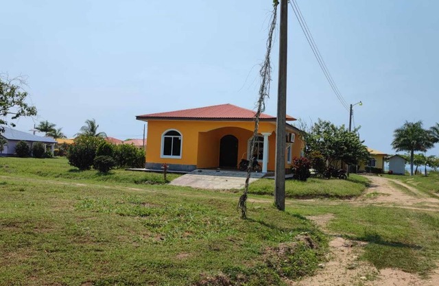 Vacation Home On Caribbean Coast For Rent with Private Beach in Honduras