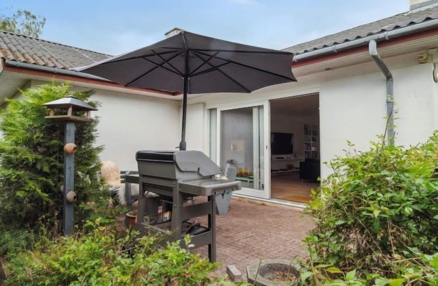 Vacation home "Pernilla" - 250m from the sea in Djursland and Mols in Ebeltoft - 9 persons, 4 bedrooms