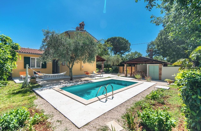 Vacation home Peronospora with private pool in a quiet location