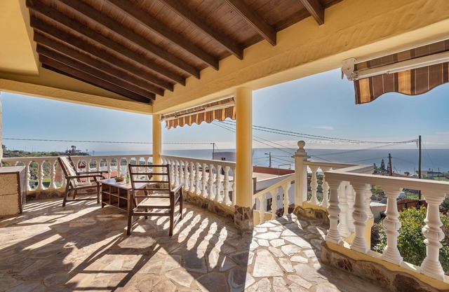 Casa de vacaciones 'Tenades' con vistas al mar, Wi-Fi y aire acondicionado
