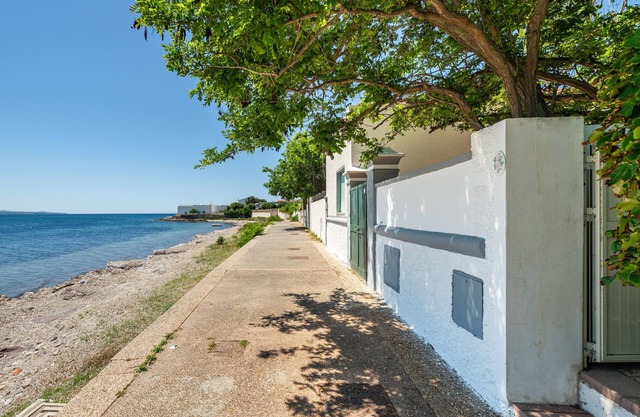 Casa de vacaciones 'Villa Ondina Carloforte' cerca de la playa con terraza y Wi-Fi