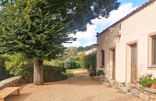 Alojamiento de 6 habitaciones en Luogosanto
