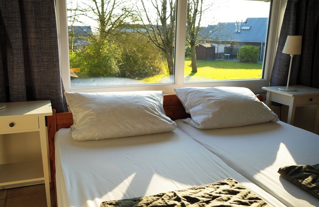 Vacation home with terrace in Bruinisse near Renesse for up to 6 people