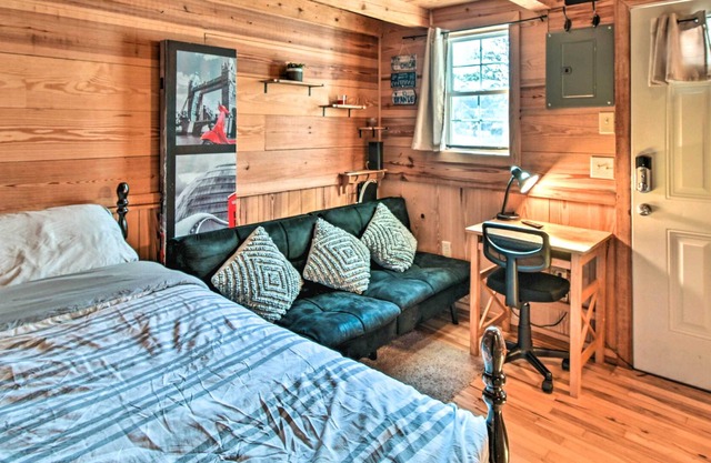 Vacation Rental Cabin Near Fayetteville