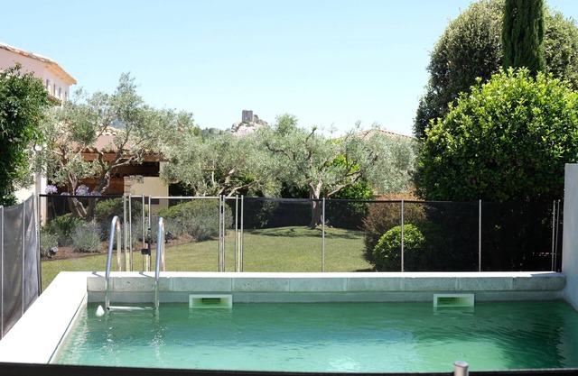 Vacation rental house with pool AUREILLE LS1-406