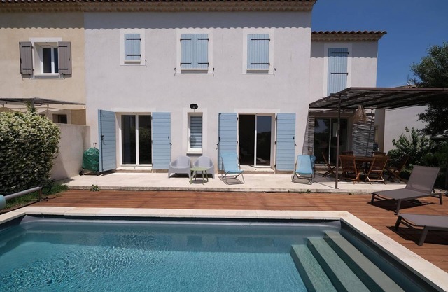 Vacation rental house with pool MERINDOL LS2-398