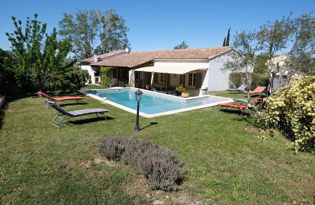 Vacation rental house with pool TAILLADES LS2-368