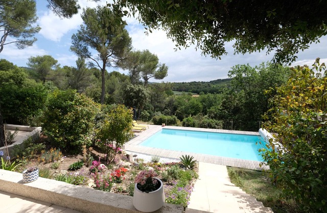 Vacation rental house with pool PUGET LS2-405