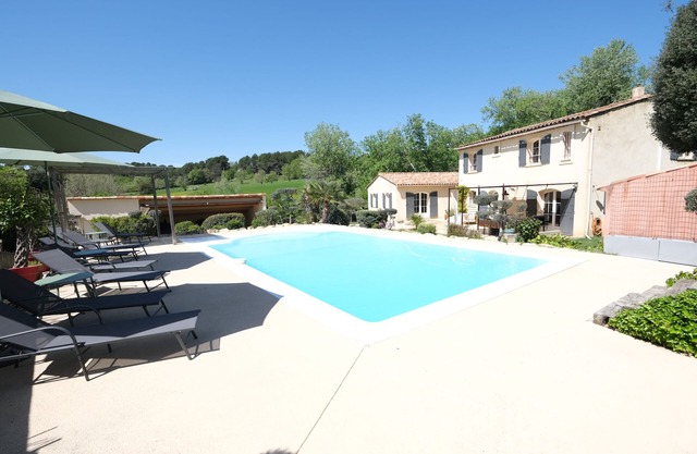 Vacation rental house with pool PUGET LS2-442