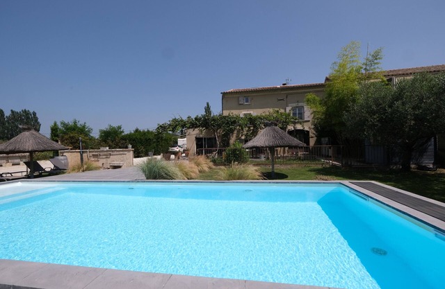 Casa de campo típica provenzal, piscina climatizada, en Barbentane, cerca de Avignon 8 pers.