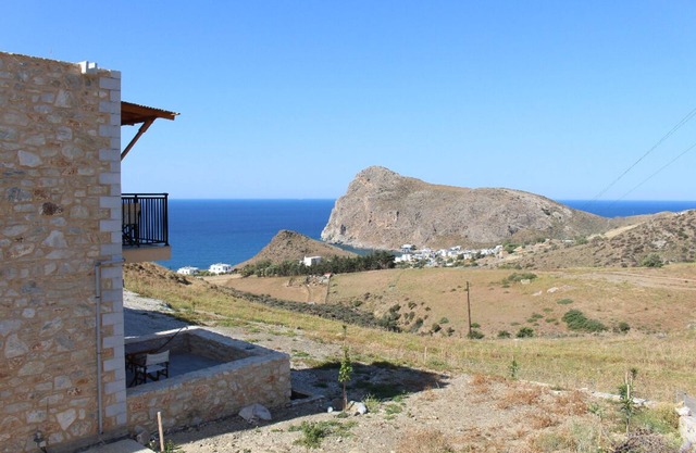 Estudios de vacaciones construidos en piedra natural en un paisaje tranquilo e impresionante.