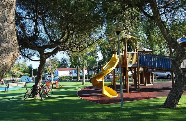 Vacation village Pino Mare Mobilehome Gold for 6 people