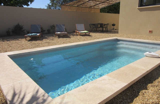 VACATION VILLA 4 STARS 6 PERS WITH HEATED POOL IN PROVENCE