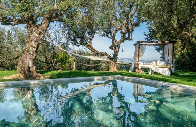 Vafias Villa - Tranquil Location, Ideal for Large Groups, by ZanteWize