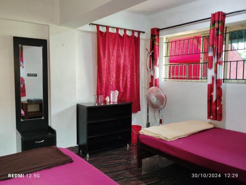 VAISHNAVI VILLA-Family Homestay-2km from bus stand-WiFi