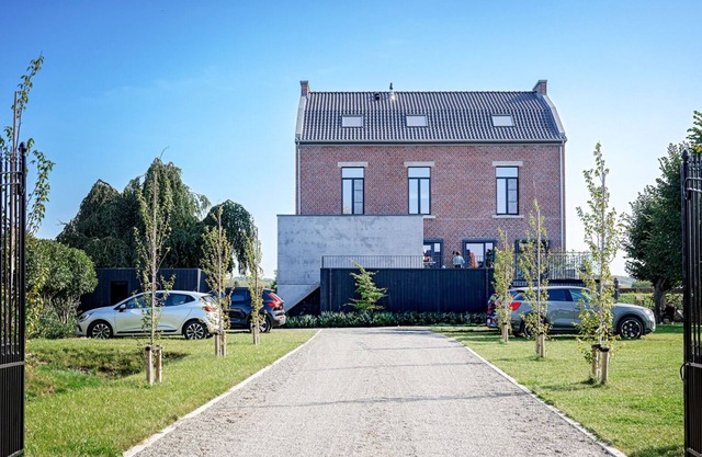 Vakantiewoning HET Maashuis met 9 Slaapkamers met Eigen Sanitair Voor max 26p