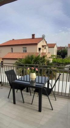 Valdebek Apartments with pool