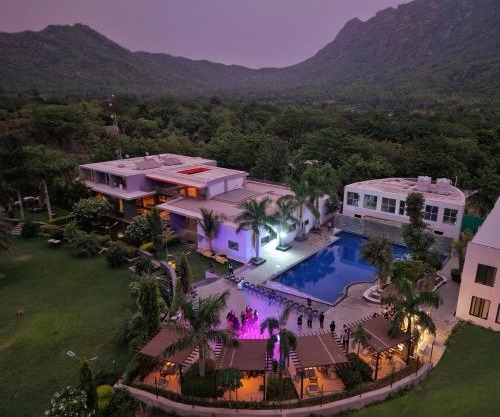 Valencia Club Abu - Resort In Abu
