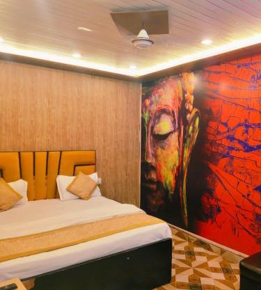 Valencia Villaas -900 mtr from Kashi Vishwanath Temple