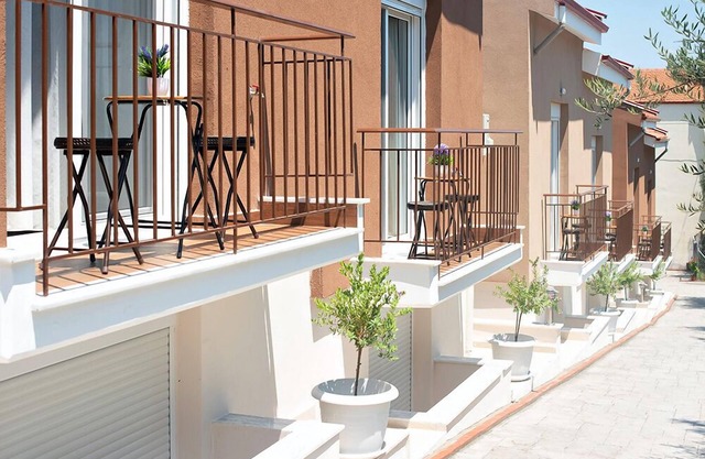 Valery Apartments