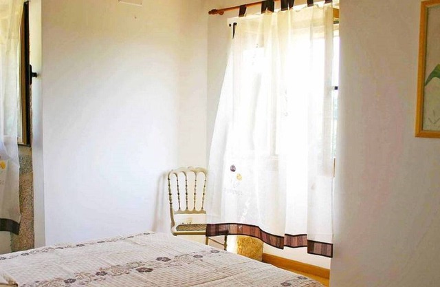 Valle de Barcia, Casa entera, construcción típica Gallega en la montaña