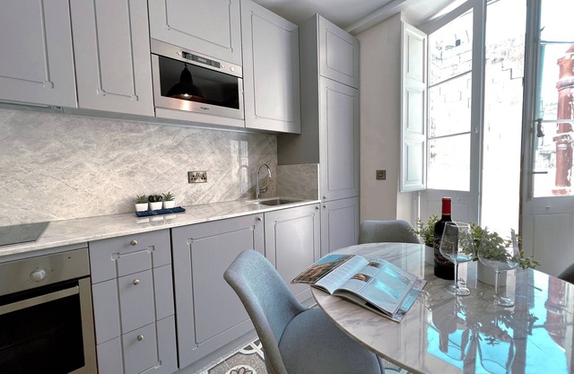 Valletta 2BR 2BA Duplex Apartment With a Patio