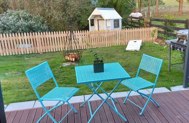 Valley Cottage - Modern Cottage in a peaceful rural setting - close to town