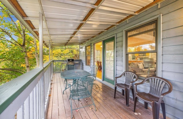 Valley Heights 3 Bedroom Home by RedAwning