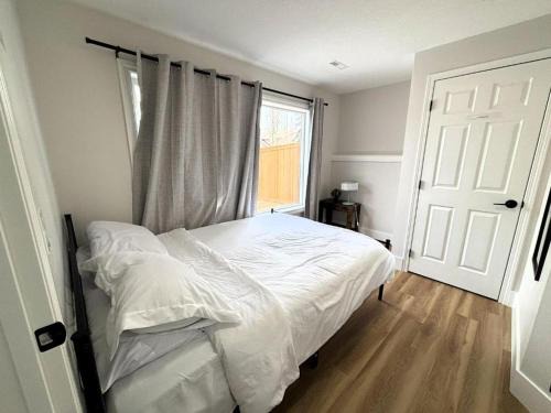Valley Home 2 Bed 1 Bath Walkout Basement Apartment
