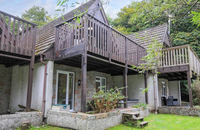 VALLEY LODGE 23, pet friendly, country holiday cottage in Callington