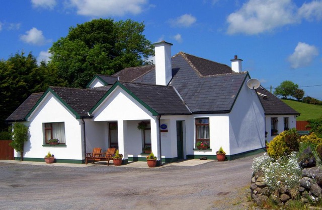 Valley Lodge Room Only Guest House