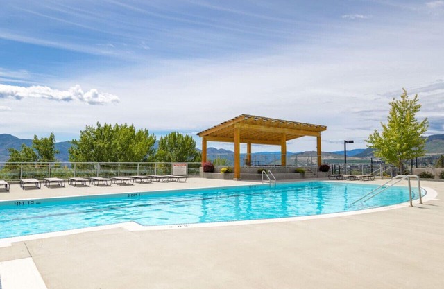 Valley View Condo with Resort Amenities