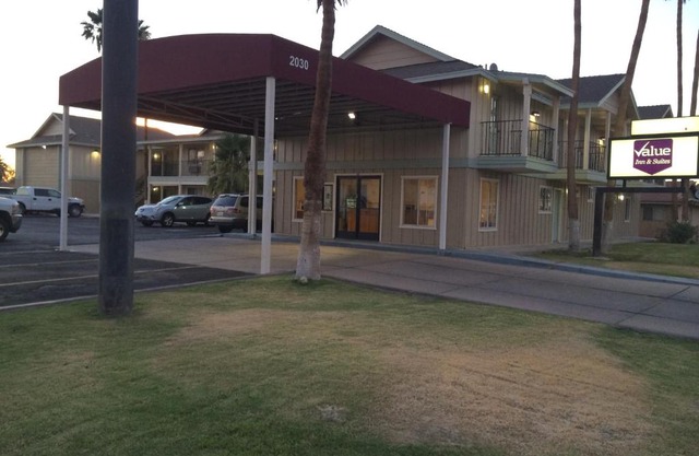 Value Inn & Suites