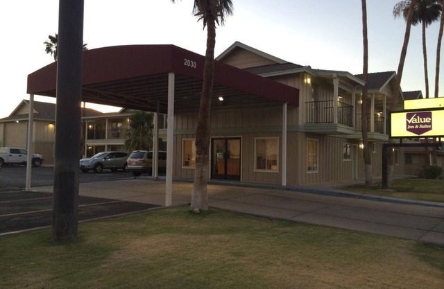 Value Inn & Suites