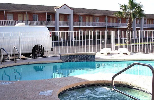 Value Inn & Suites