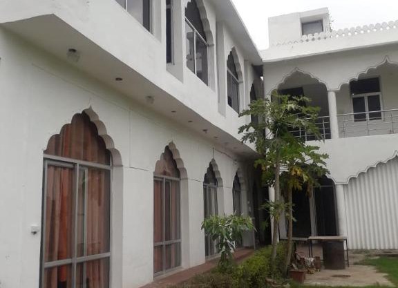 Vamoose Raj Palace